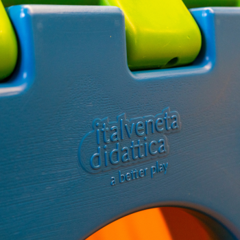 Cubic toy model e- modular game with 1 small slide-ladder, 2 cubes and 1 house.