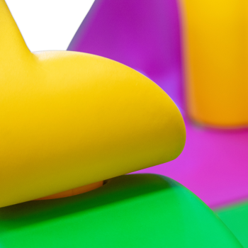 Cubic toy model i2000 – modular game with 1 large slide and 2 houses.