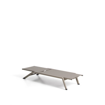 Capraia stackable aluminum sunbed