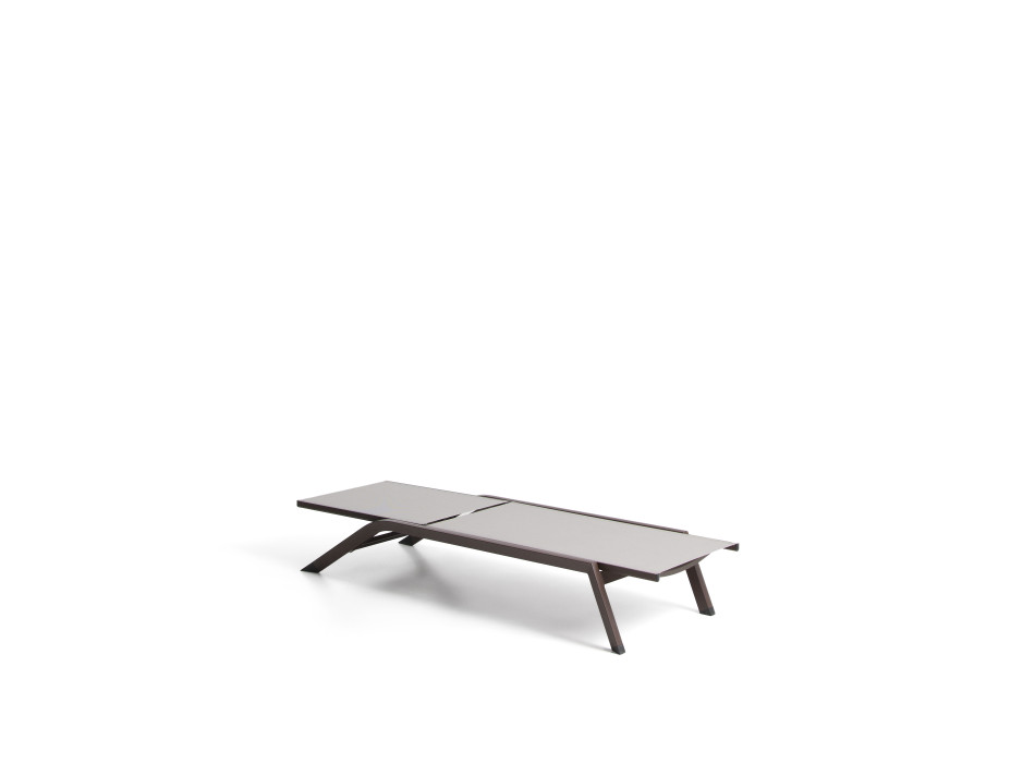 Capraia stackable aluminum sunbed