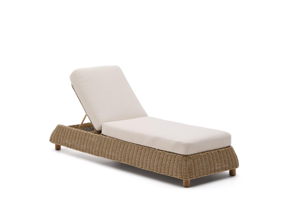Meria sun lounger in synthetic rattan and legs in 100% FSC solid acacia wood