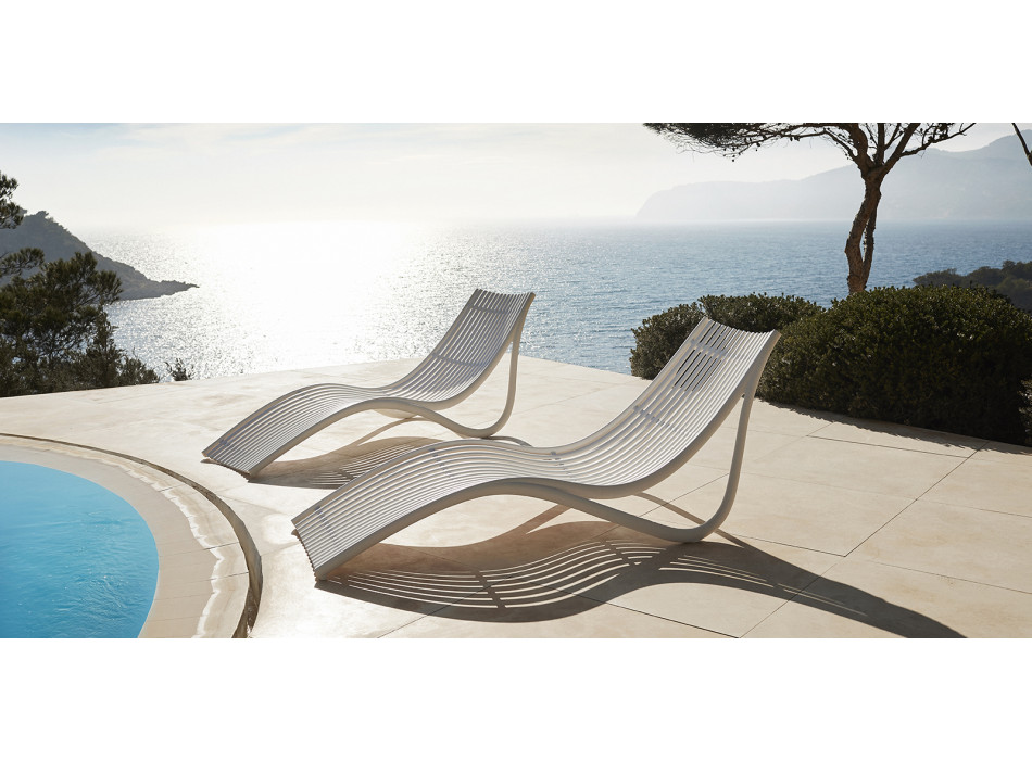 IBIZA sun lounger from the VONDOM collection
