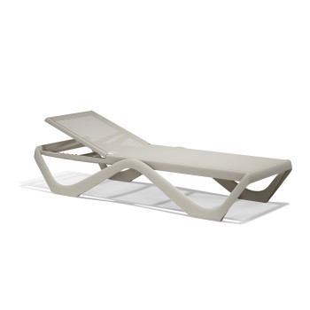 LOVE sun lounger by VONDOM