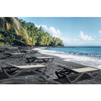 LOVE sun lounger by VONDOM