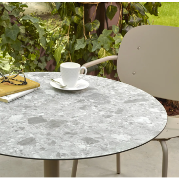 SI-SI' armchair with galvanized frame from SCAB