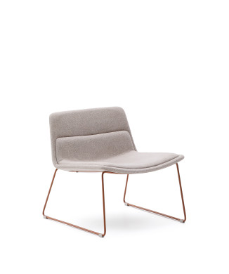 Beige Zahara armchair with steel legs and 100% FSC terracotta finish