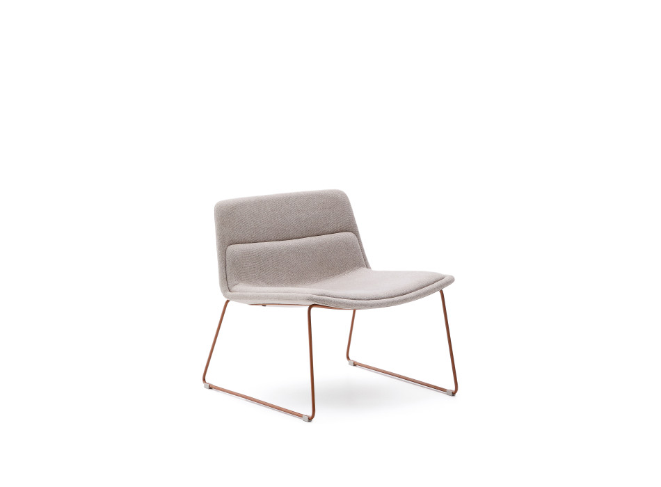 Beige Zahara armchair with steel legs and 100% FSC terracotta finish