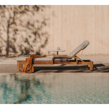 Sonsaura deck chair in solid FSC 100% eucalyptus wood