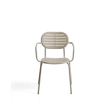 Brai stackable outdoor chair with galvanized steel armrests