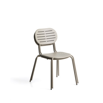 Brai stackable outdoor chair in galvanized steel
