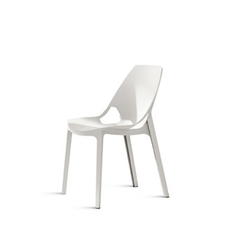 SPIRIT polypropylene chair by Ingenia Casa