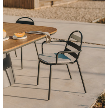 Joncols chair in painted aluminum THE SHAPE