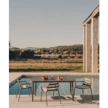 Joncols chair in painted aluminum THE SHAPE