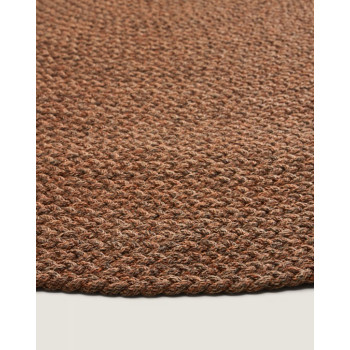 Despas rug in synthetic fibres