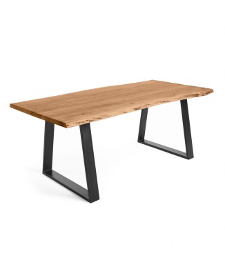 Alaia table in solid acacia wood with natural finish