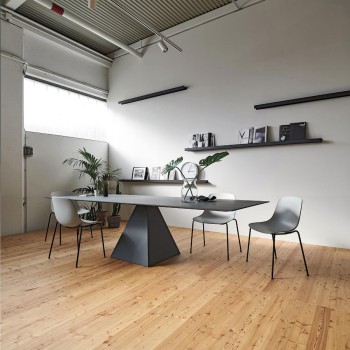 Infiniti Landing Table